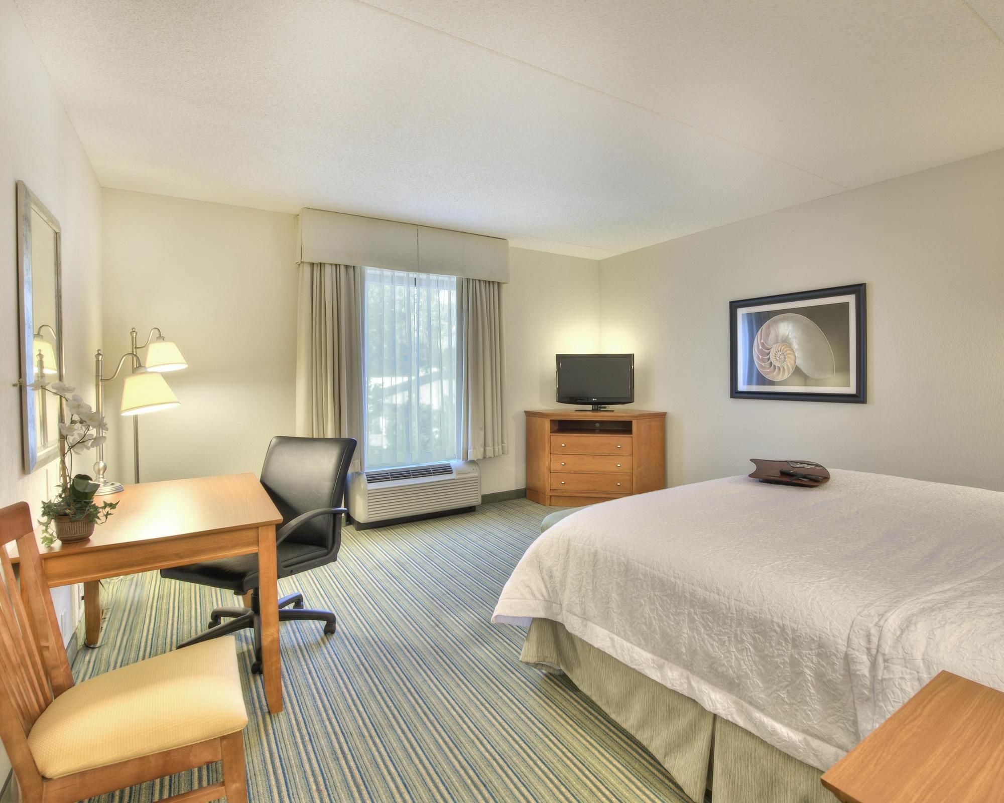 Hampton Inn Wilmington University Area Экстерьер фото