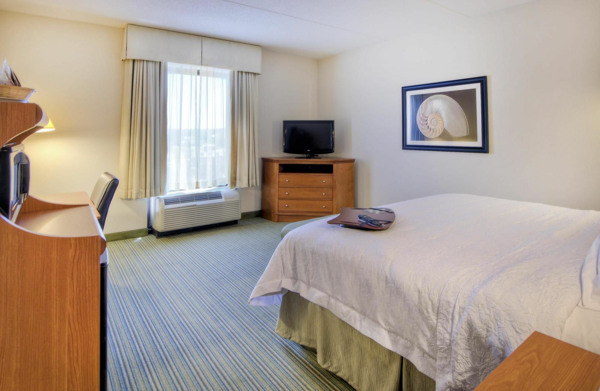Hampton Inn Wilmington University Area Экстерьер фото