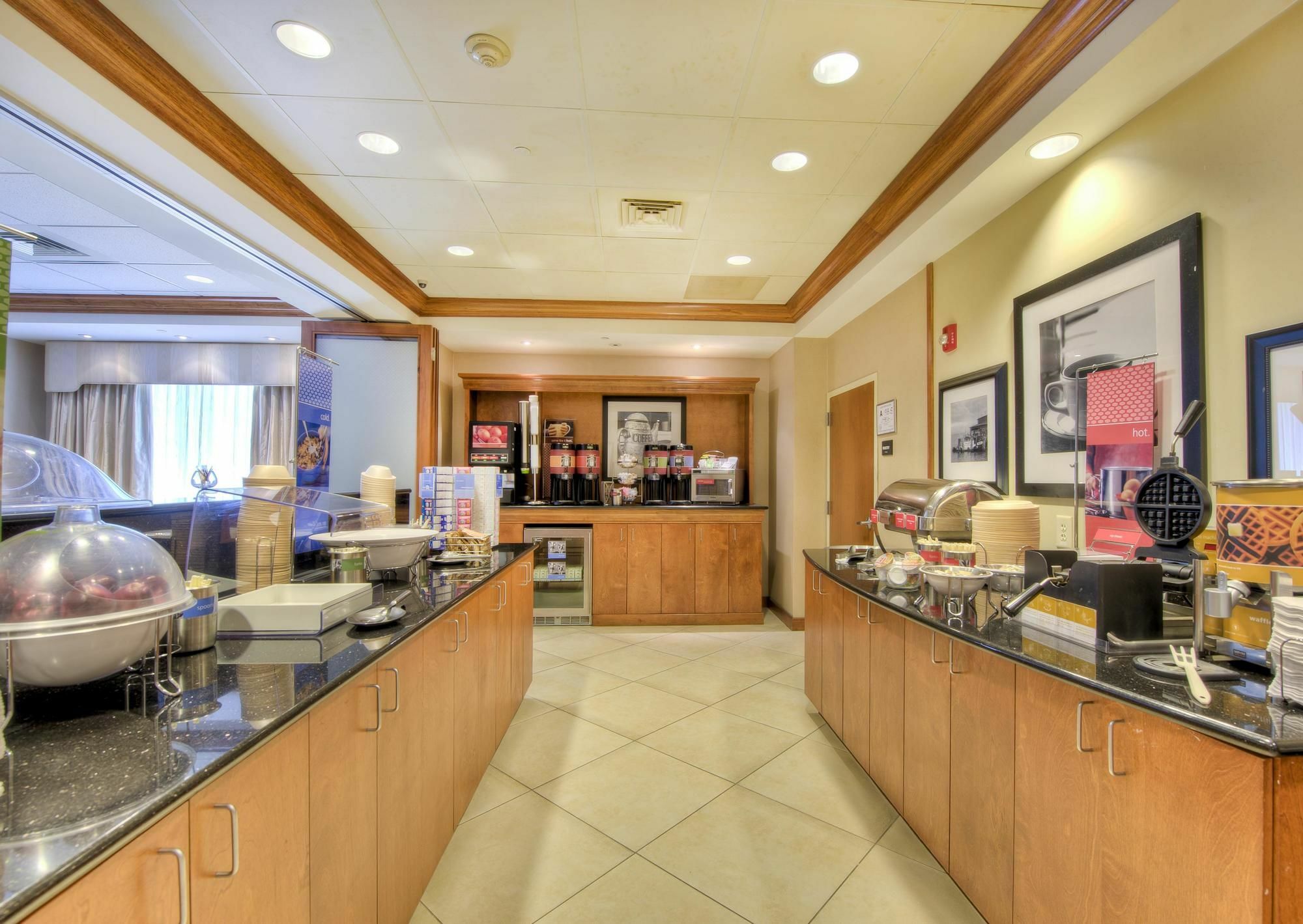 Hampton Inn Wilmington University Area Экстерьер фото